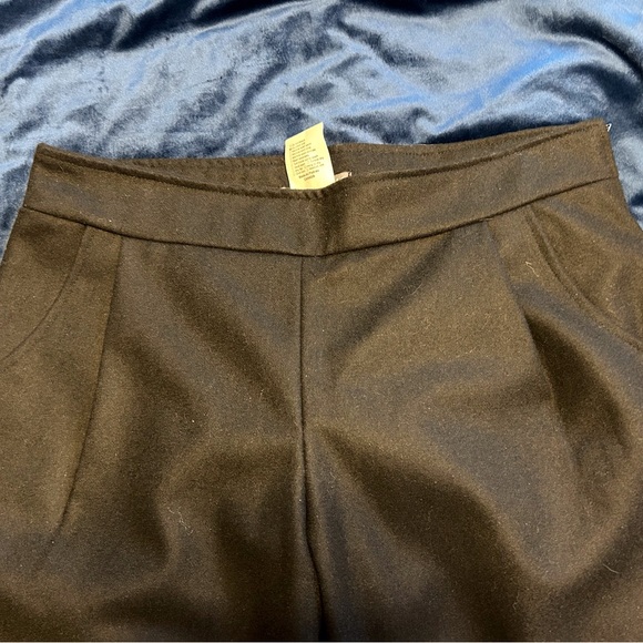 Allison wonderland acetate Black trouser shorts with Tailored Look - Picture 6 of 6